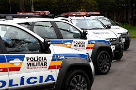 Homem é morto a tiros por criminosos que fugiram de moto