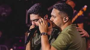 Henrique, da dupla com Juliano, passa por cirurgia e cancela shows; entenda