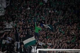Tensions entre supporters et joueurs stéphanois après la défaite de Saint-Étienne face à Rodez