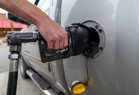 Gasolina mais cara e inflação: entenda os impactos da guerra no bolso do brasileiro