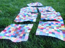 Résultat de recherche d'images pour "Scrappy 2 1/2 inch square quilt patterns"