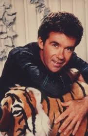 Am I the only one that thinks of Alan Thicke whenever you hear the name Robin Thicke or one of his songs? Alan+Thicke. The song is catchy and sexy–reminding ... - Alan%2BThicke