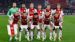 🔴 Fel Ajax zoekt veelvuldig de aanval tegen Olympiakos