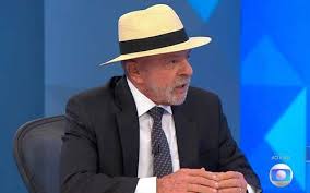 Por que Lula foi de chapéu à sabatina na TV Globo? Acessório virou marca do petista na campanha