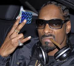Snoop Dog - Rapper, ca sĩ hàng đầu hiện nay. Và đương nhiên, nhân vật &quot;Nasus Dog&quot; này có thể thực hiện điệu nhảy &quot;Drop It Like It&#39;s ... - 0