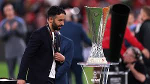 Técnico do United após vice da Europa League: ‘Se a diretoria quiser, eu saio do clube’