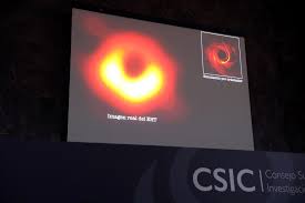 Descubren agujeros negros supermasivos también en galaxias enanas lejanas