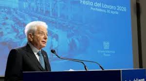 Mattarella, il messaggio in vista del Primo Maggio: l’industria è il pilastro dell’Italia, ma l’Europa deve correre