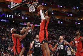 Jabari Smith Jr. marcou 31 pontos na vitória do Rockets sobre o Jazz.