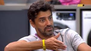 BBB 26: Cowboy pressiona Gabriela a votar em Breno e clima esquenta durante o Exílio