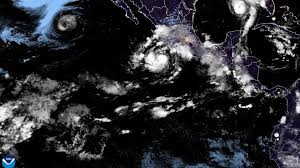 Simon se intensifica a huracán categoría 1 frente a costas del Pacífico mexicano