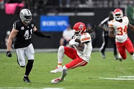 Top reactions: Chiefs WR DeAndre Hopkins catches first pass from Patrick 
Mahomes vs. Raiders