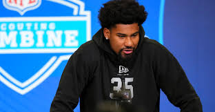The 49ers select WR De’Zhaun Stribling with the 33rd pick of the NFL Draft