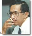 Dr. Anwar Nasution Bantuan tahap dua yang diberikan IMF (Dana Moneter Internasional), Senin, 4 Mei, dinilai Anwar Nasution, ... - Anwar_Nasution