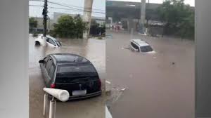 SP: temporal causa transbordamento de córregos e carros ficam submersos