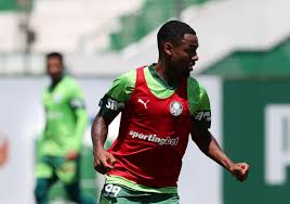 Palmeiras aceita proposta de 45 milhões de euros para vender Allan