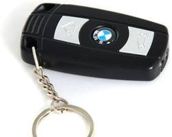 تصویر car key shaped keychain