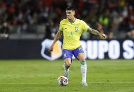 Ancelotti surpreendeu os próprios jogadores. Analisou a força física de Marrocos, o calor sufocante. E apostou na vigor de Ibãnez, Douglas e Igor Thiago
