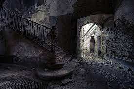 Résultat de recherche d'images pour "creepy houses pics"