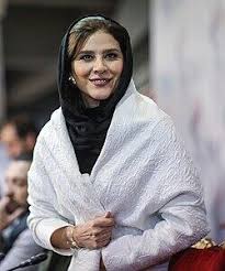 بغض سحر‌دولتشاهی در آغوش غزل‌شاکری ترکید