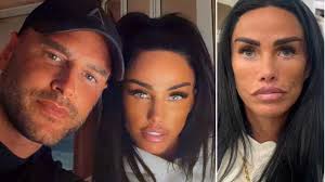 Katie Price reveals why Lee Andrews missed his flight after 'removing wedding ring'