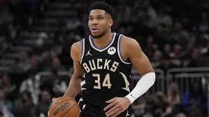 Giannis Reportedly 'Ready' for Bucks Trade at NBA Deadline, Latest Rumors on 'Aggressive' Offers