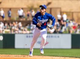 Dodgers Recall Hyeseong Kim for MLB Debut
