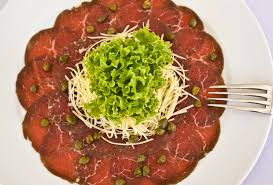 Resultado de imagen de comer carne cruda