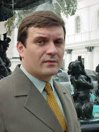 Fue un día de noviembre de 2007 cuando entré al apartamento de Luis Tascón en la avenida Libertador. Un edificio gris lleno de puertas negras mirando hacia ... - Luis-Tascon1