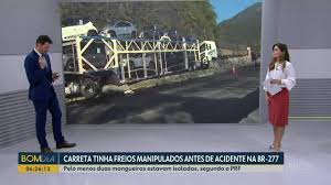 BR-277 é liberada após engavetamento que matou duas pessoas