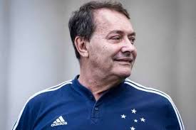 Pedrinho fala sobre o Cruzeiro contratar novos jogadores