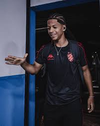 Cruzeiro faz proposta ao Sport por Zé Lucas e vê acerto com otimismo