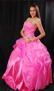 Resultado de imagem para vestidos para festa de 15 anos solto