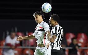 Que jogo vai passar hoje? Globo mexe na grade por causa do Brasileirão