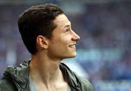 As this article is being written, Arsenal&#39;s chief negotiator, Dick Law, is in Germany to try and finalize a deal for the promising winger Julian Draxler ... - 288100_heroa