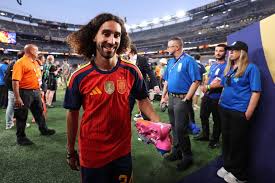 Cucurella destaca a defesa 'incrível' da Espanha nesta Copa do Mundo