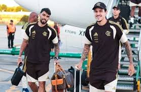 Flamengo desembarca na Argentina com retornos e baixas para a Recopa