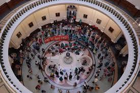 Supreme Court Temporarily Reinstates Texas Republicans' Redrawn Congressional Map