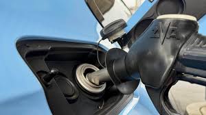 Wieder ein großer Sprung: Diesel und Benzin werden spürbar teurer — T-Online