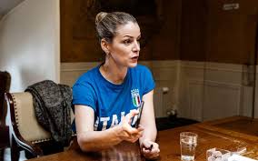 Nu fickringer politikerna till Marie Agerhäll: "Som i Dips fast på riktigt"