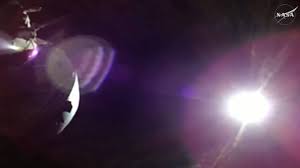 Astronautas de Artemis II observan eclipse solar desde la cara oculta de la Luna