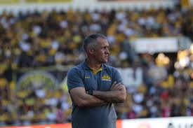 Líder isolado, técnico do Criciúma comemora 13 jogos invicto: "Momento mais feliz"