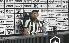 Barboza revela conselho a Savarino, de saída do Botafogo para o Fluminense