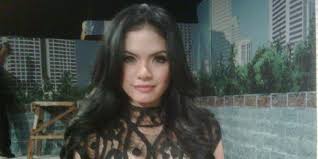 Hasil gambar untuk bugil telanjang NAJWA SHIHAB indonesia presenter tv