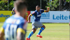 Raro e com visão, Robinho se torna o maestro do Cruzeiro de Mano