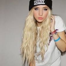 Résultat de recherche d'images pour "fille swag"