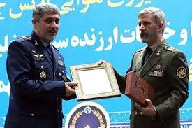بهمن بهمرد با حکم خامنه‌ای به‌عنوان فرمانده جدید نیروی هوایی ارتش منصوب شد