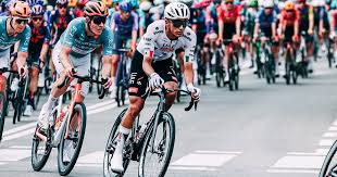 Isaac del Toro queda 82° en la carrera Gran Piemonte