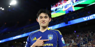 Lee Dong-kyung, Phil Foden Set for Left-Footed Duel in Coupang Play Series