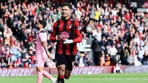 Bournemouth 2-0 Sunderland: Cherries earn first league win of season against 10-man Sunderland — BBC